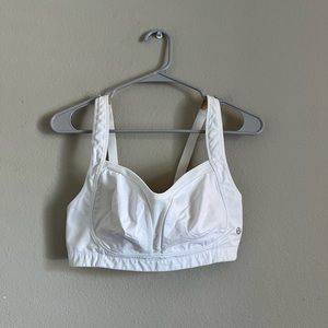 LULULEMON Ta Ta Tamer Bra in white Strap Size 36D